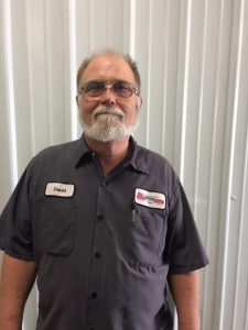 Murfreesboro Auto Repair auto mechanic, we offer auto service in Murfreesboro, TN, oil change, tune-up, tires, brake and more, call 615-895-0060 today.