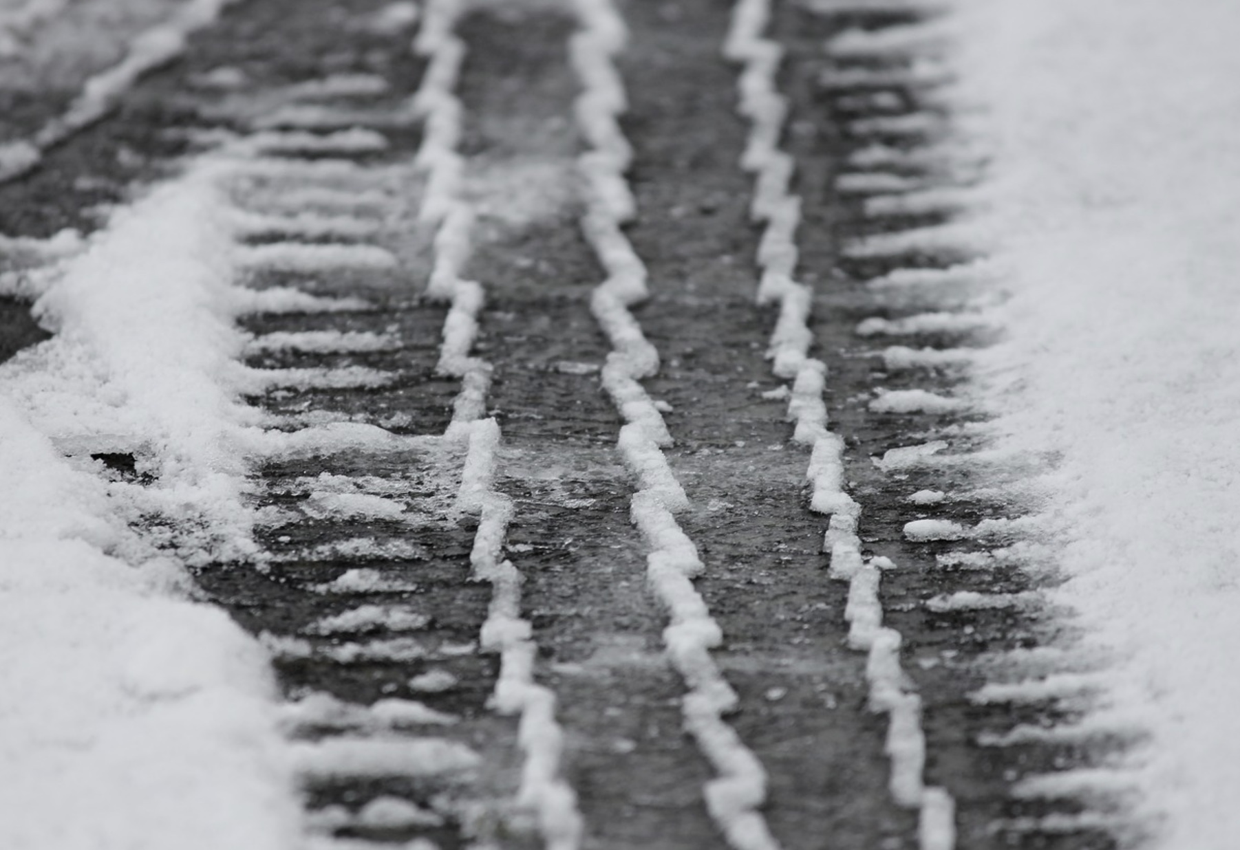 Snow tire marks, for tires in Murfreesboro, TN call today, we offer brakes, oil-change, tune-up, tires and many more auto services – Murfreesboro Auto Repair.