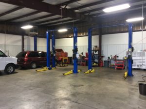 Murfreesboro Auto Repair, we offer auto service in Murfreesboro, TN, oil change, tune-up, brakes, tires, engine repair and more, call an ASE auto mechanic, today!